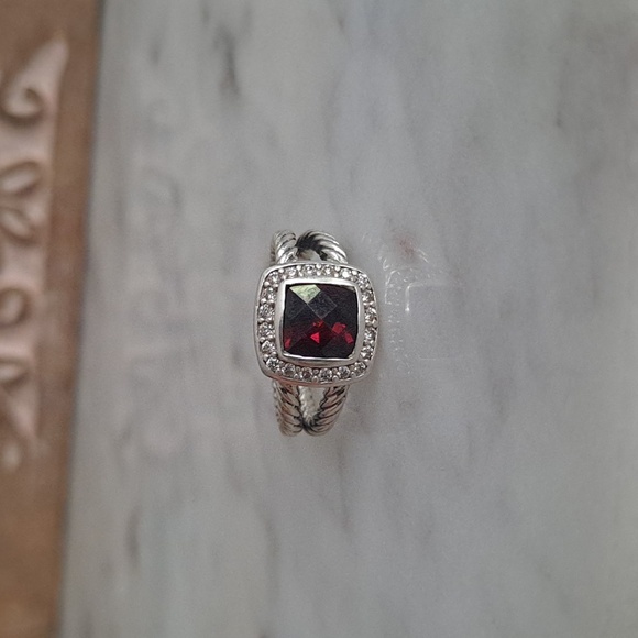 Authentic David Yurman Petite Albion Garnet ring - Picture 6 of 16